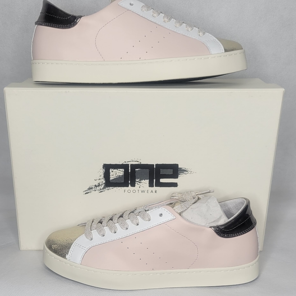 One Footwear Sneakers